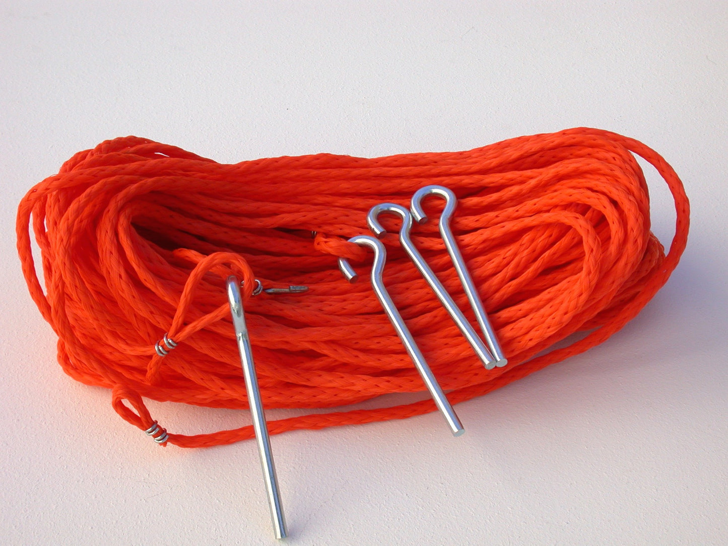 M25OG-orange 1/4-inch rope non-adjustable boundary + grass pegs